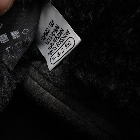 NEW Women's Moon Boot Icon Low Faux Fur Snow Boots Black - Picture 2 of 15